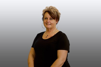 Staff member Elizabeth Price from ID_9c42c1