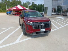 2026 Nissan Pathfinder Platinum SUV