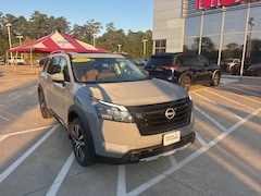 2025 Nissan Pathfinder Platinum SUV