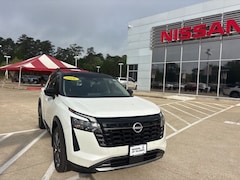 2026 Nissan Pathfinder Platinum SUV