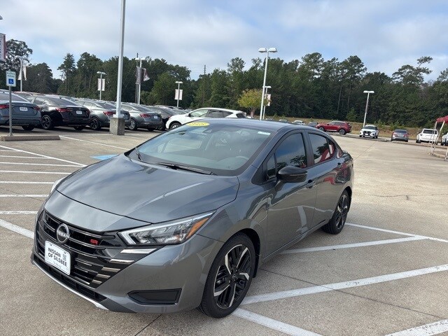 2025 Nissan Versa 1.6 SR photo 4