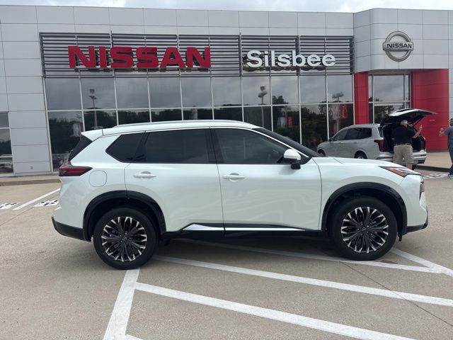 2026 Nissan Rogue Platinum - Photo 13