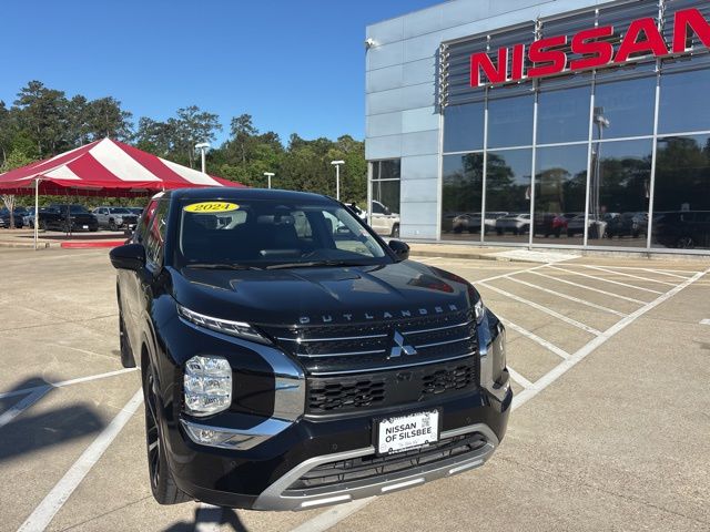 2024 Mitsubishi Outlander SE 2WD's photo