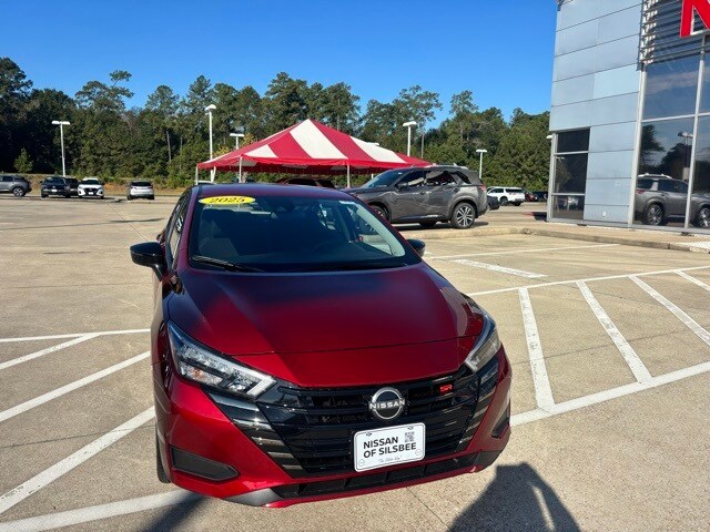2025 Nissan Versa 1.6 SR photo 2