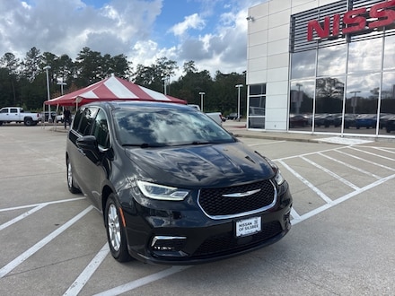 2024 Chrysler Pacifica Touring L Van Passenger Van