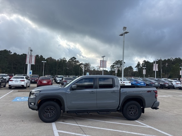 2026 Nissan Frontier PRO-4X photo 3