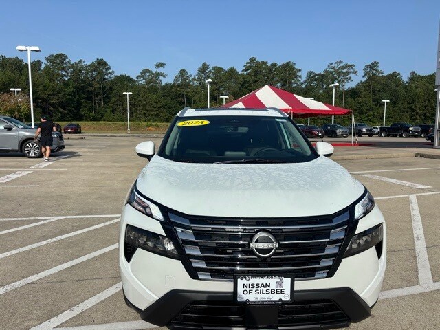 2025 Nissan Rogue SV photo 3