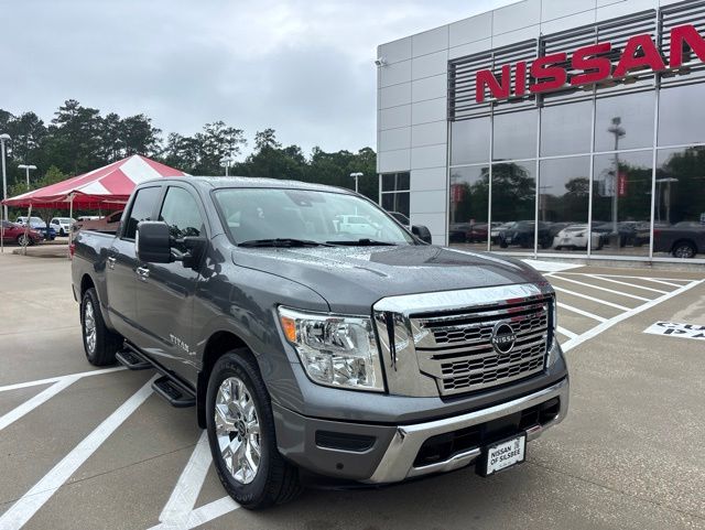 2024 Nissan Titan SV 4X2 Crew Cab's photo