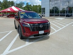2026 Nissan Pathfinder Platinum SUV