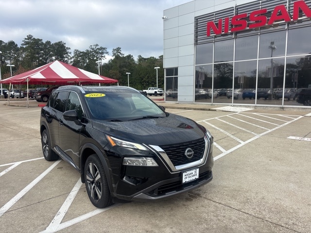 2023 Nissan Rogue SL's photo