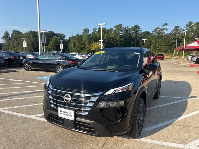 2026 Nissan Rogue SV photo 4