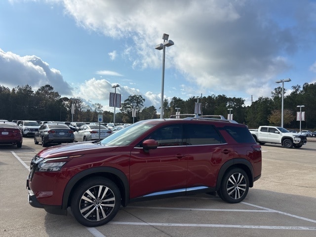 2025 Nissan Pathfinder Platinum photo 4