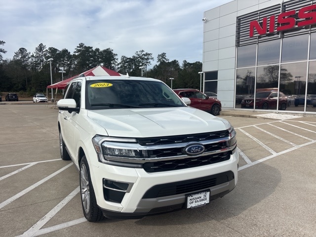 2023 Ford Expedition Limited's photo