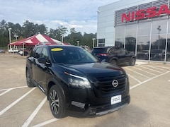 2025 Nissan Pathfinder Platinum SUV