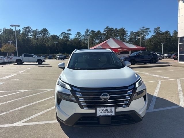 2024 Nissan Rogue SV photo 3