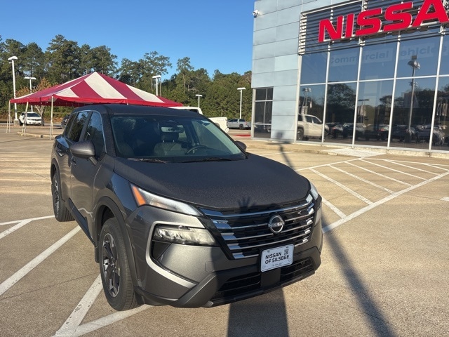 2026 Nissan Rogue SV's photo
