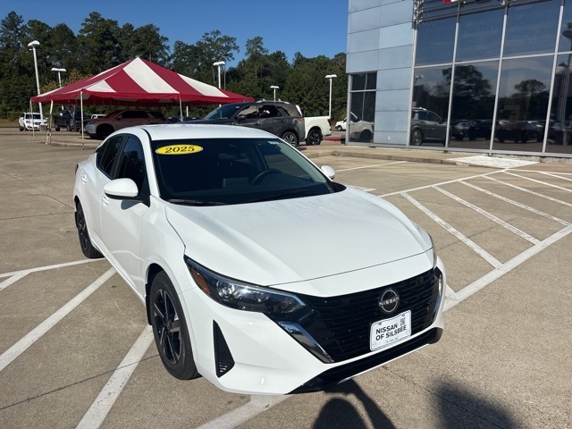 2025 Nissan Sentra SV's photo