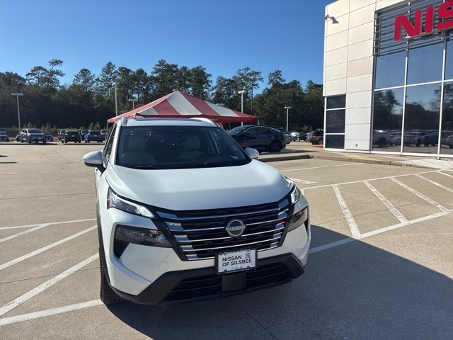 2024 Nissan Rogue SV photo 2