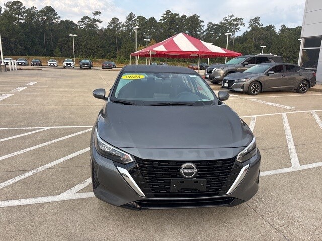 2025 Nissan Sentra SV photo 3