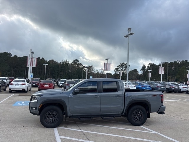 2026 Nissan Frontier PRO-4X photo 3