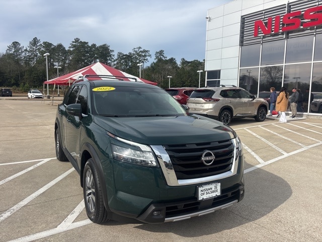 2022 Nissan Pathfinder SL's photo