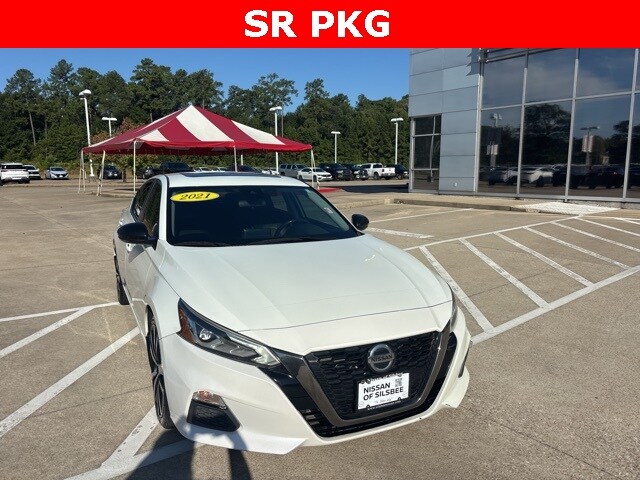 2021 Nissan Altima SR photo 2
