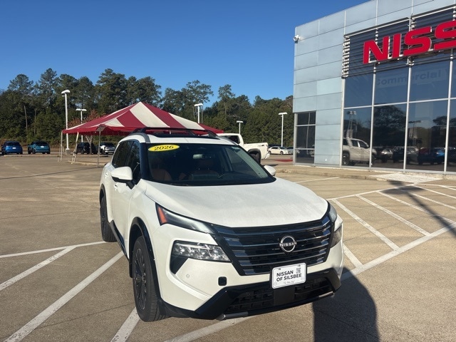 2026 Nissan Rogue Platinum's photo