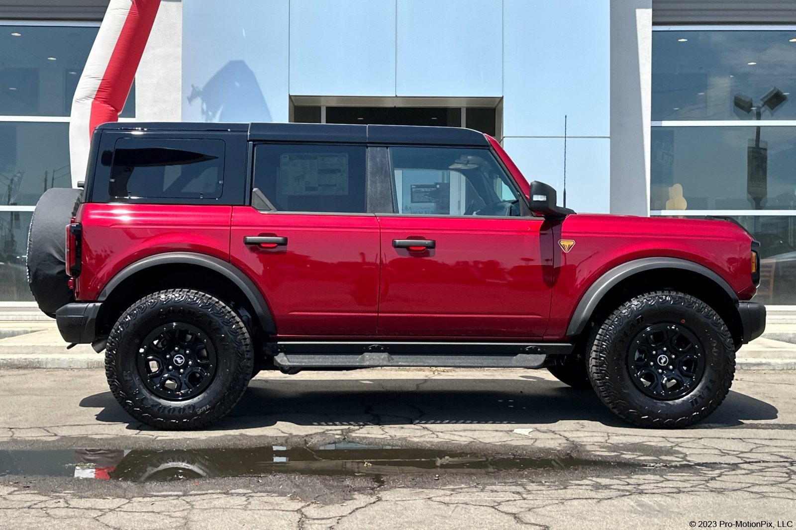 2025 Ford Bronco Badlands photo 3