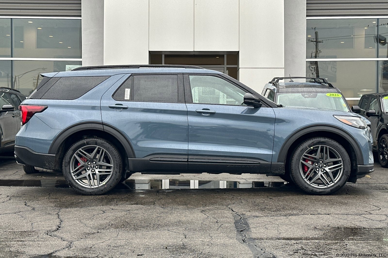 2026 Ford Explorer ST photo 3