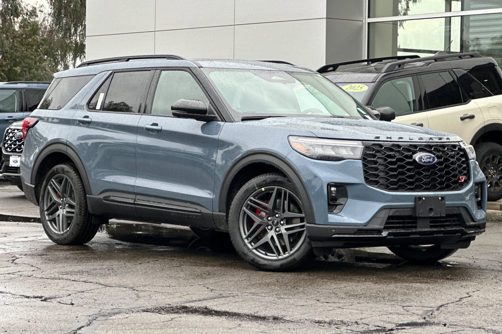 2026 Ford Explorer ST photo 2