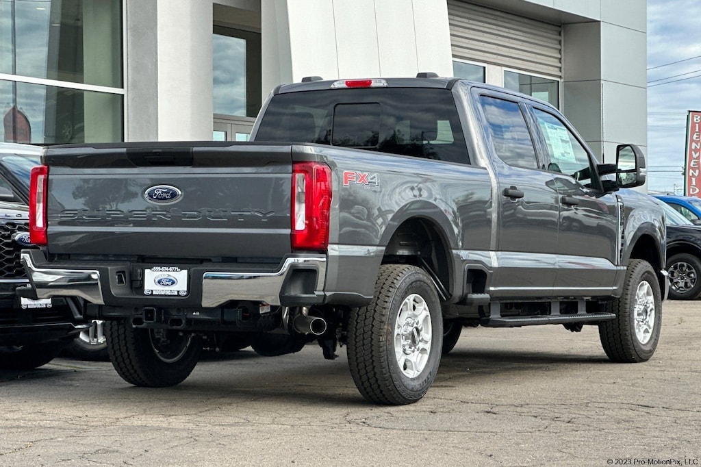 New 2026 Ford Super Duty F-250 SRW XLT XLT 4WD Crew Cab 6.75 Box