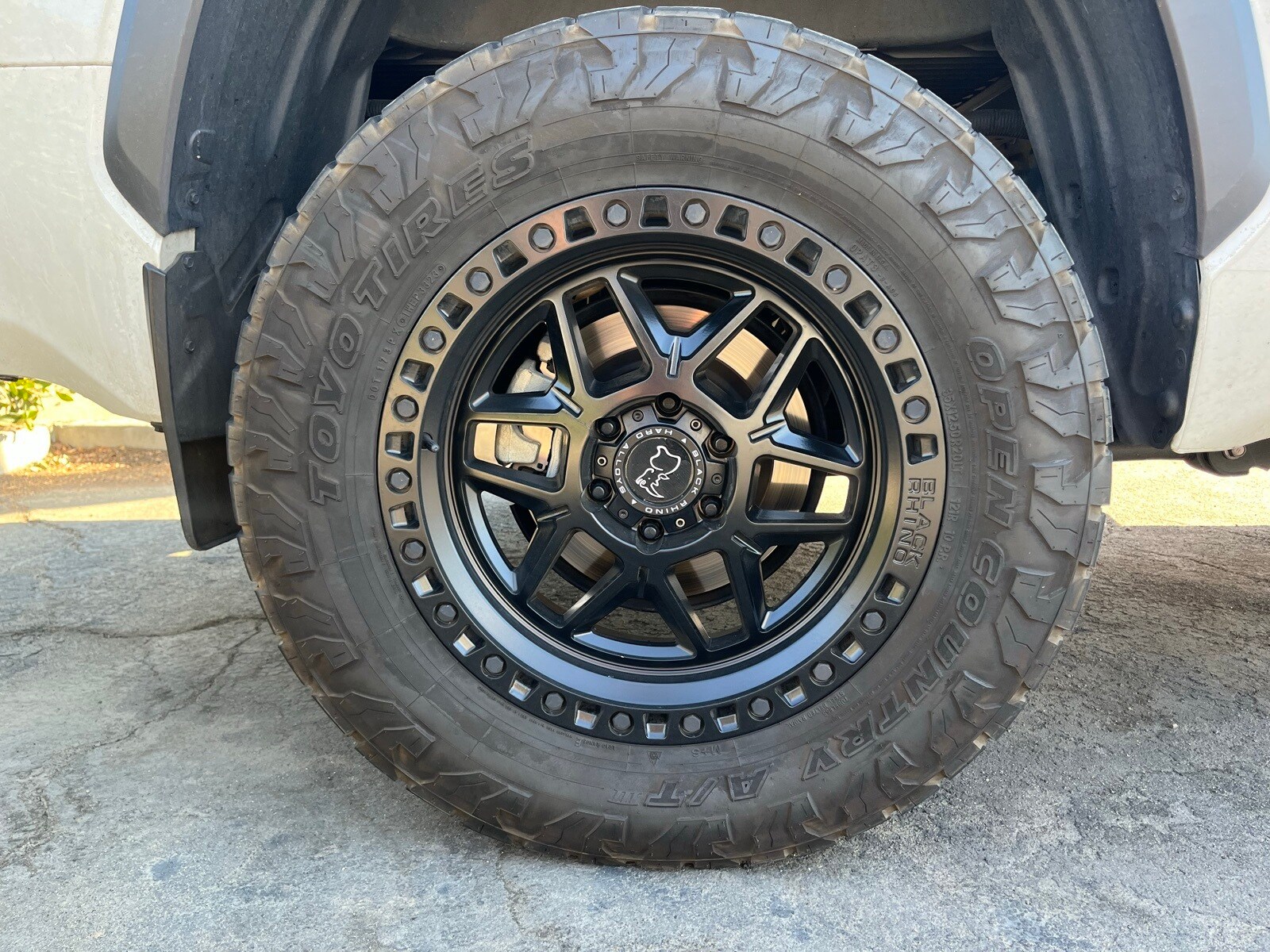 2024 Toyota Tundra SR5 CrewMax photo 3
