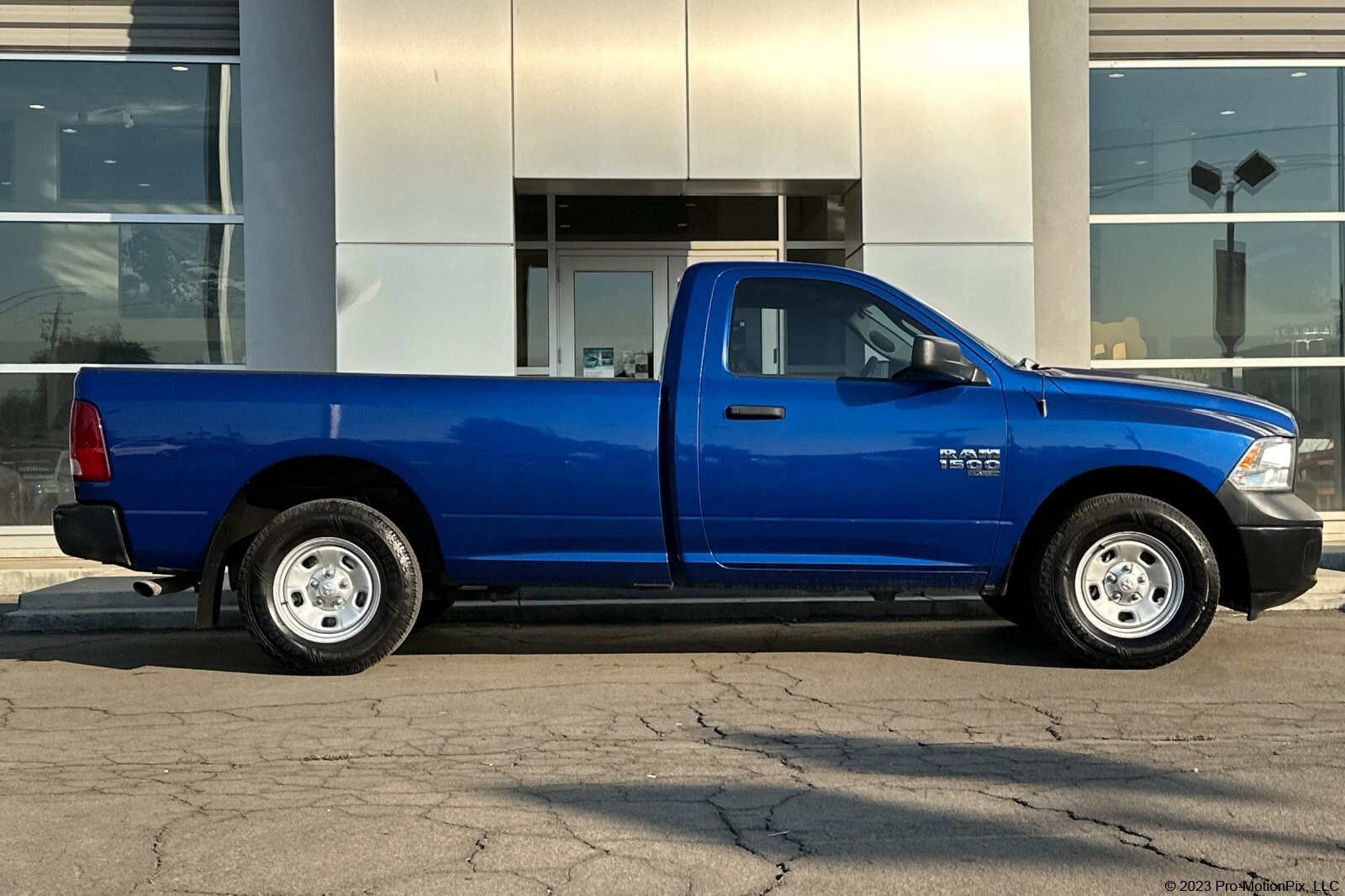 2019 Ram 1500 Classic Tradesman photo 3