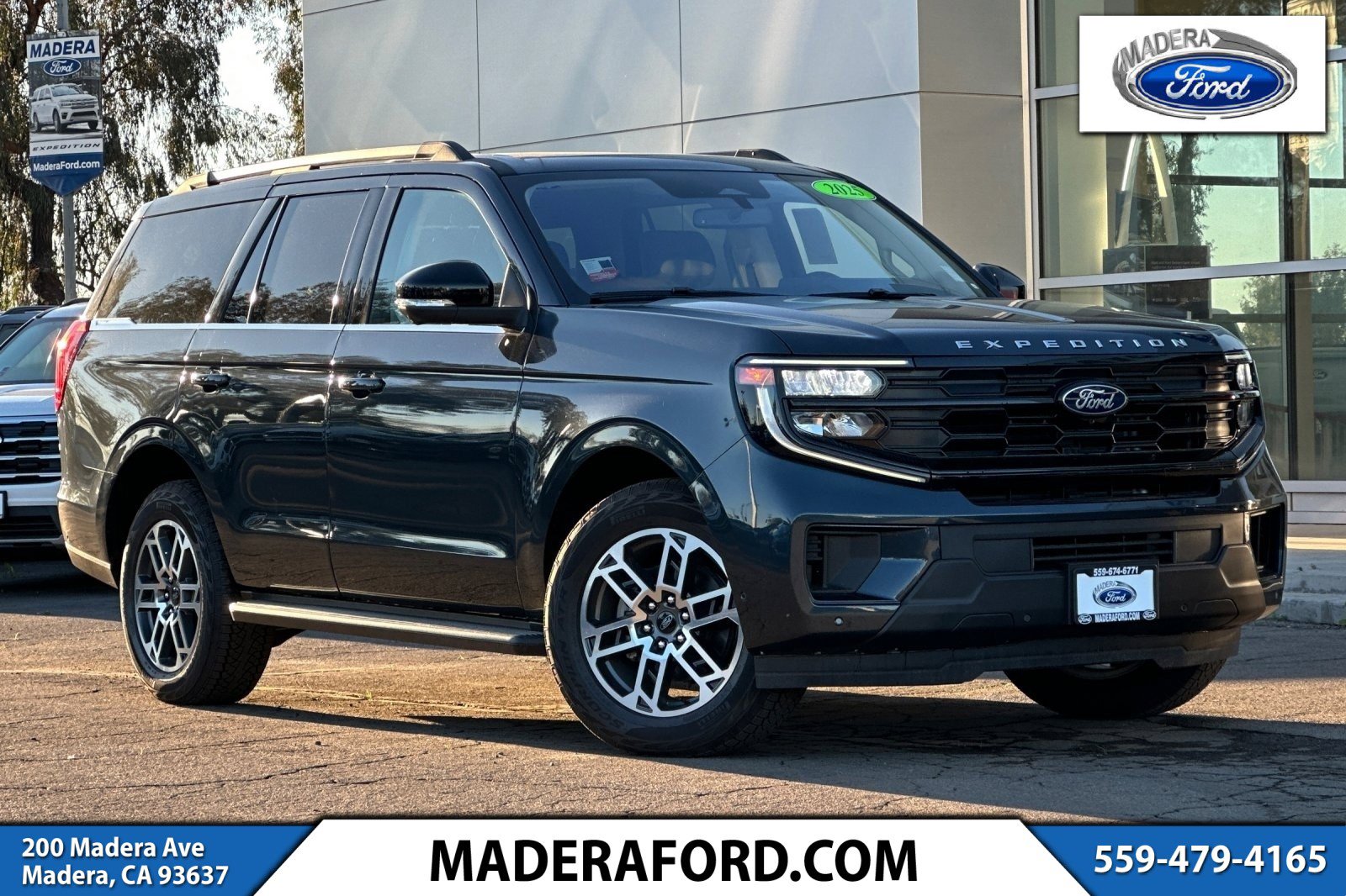 2025 Ford Expedition Active's photo
