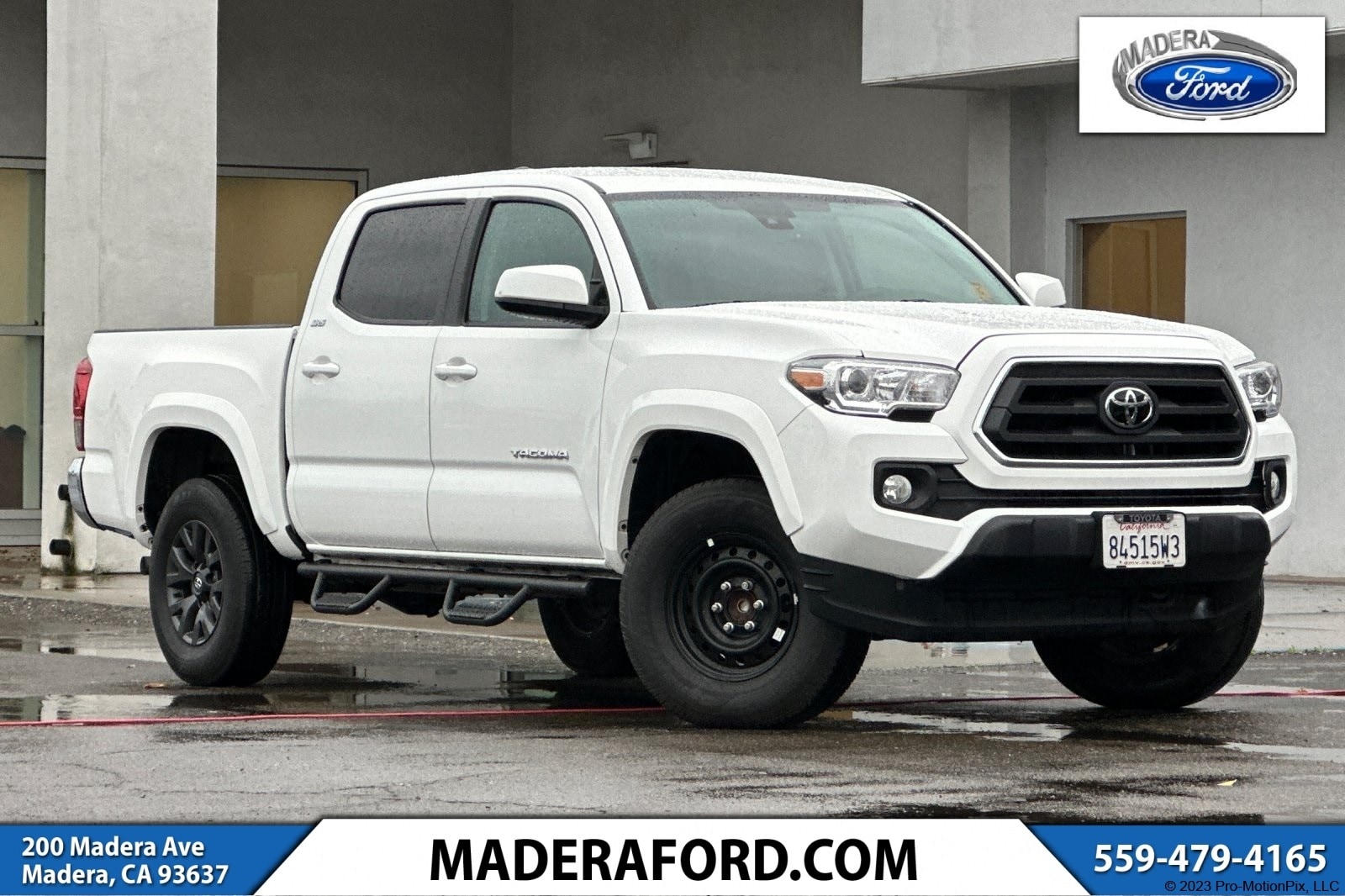 2023 Toyota Tacoma SR5's photo