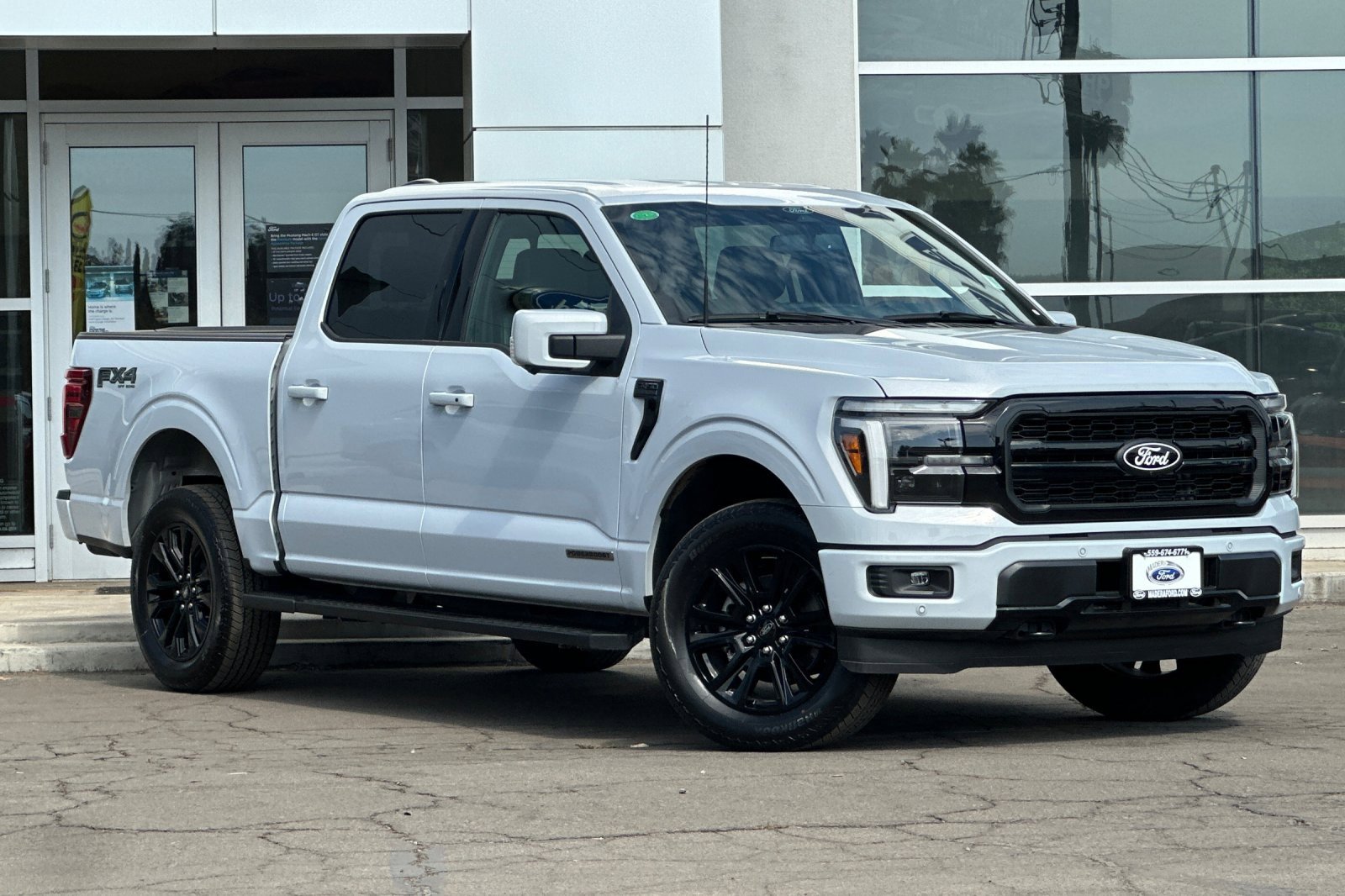 2025 Ford F-150 Lariat photo 2