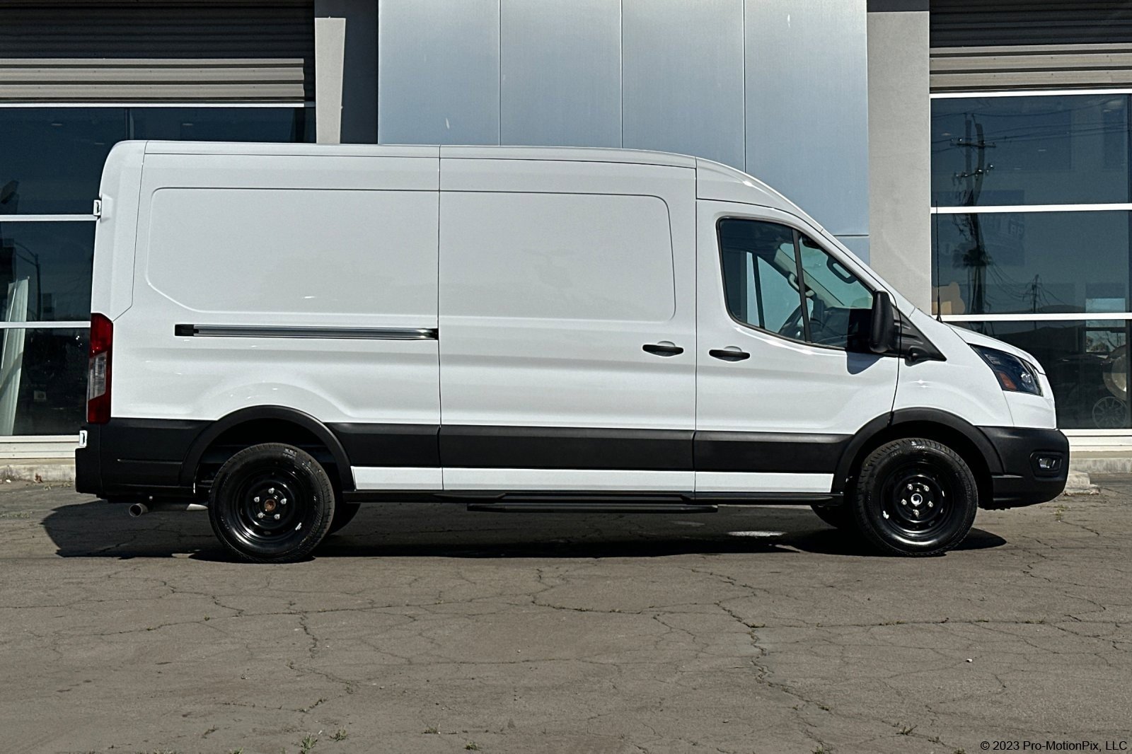 2025 Ford Transit photo 4