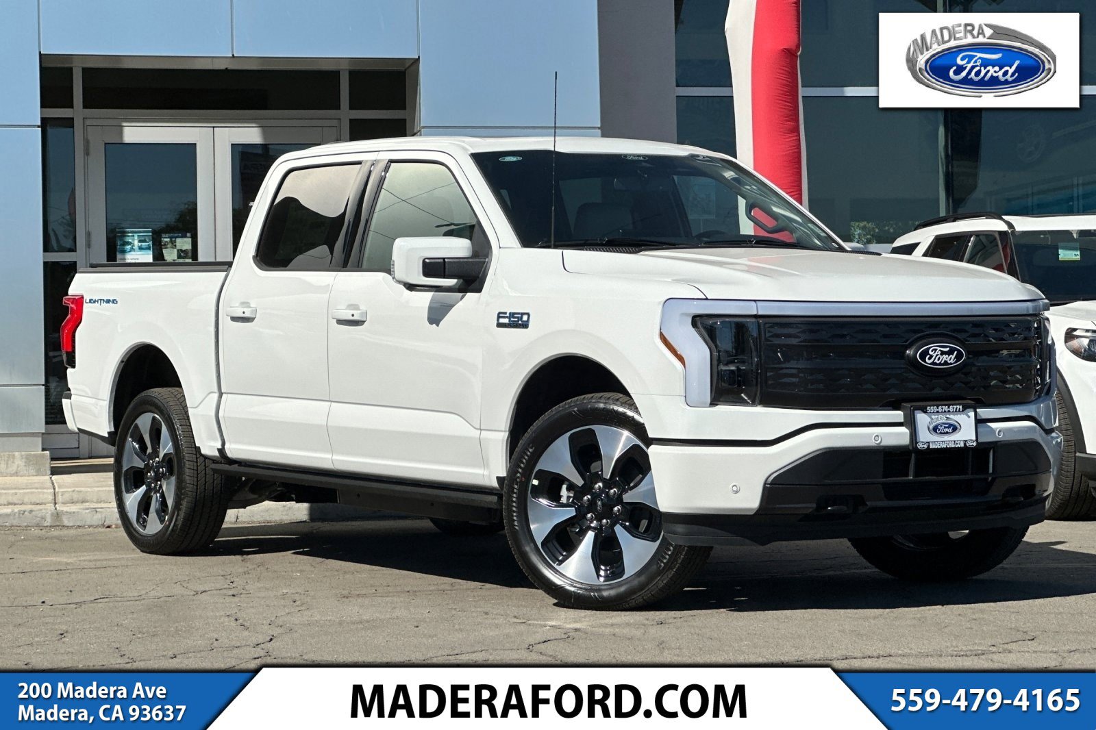 2025 Ford F-150 Lightning Platinum's photo