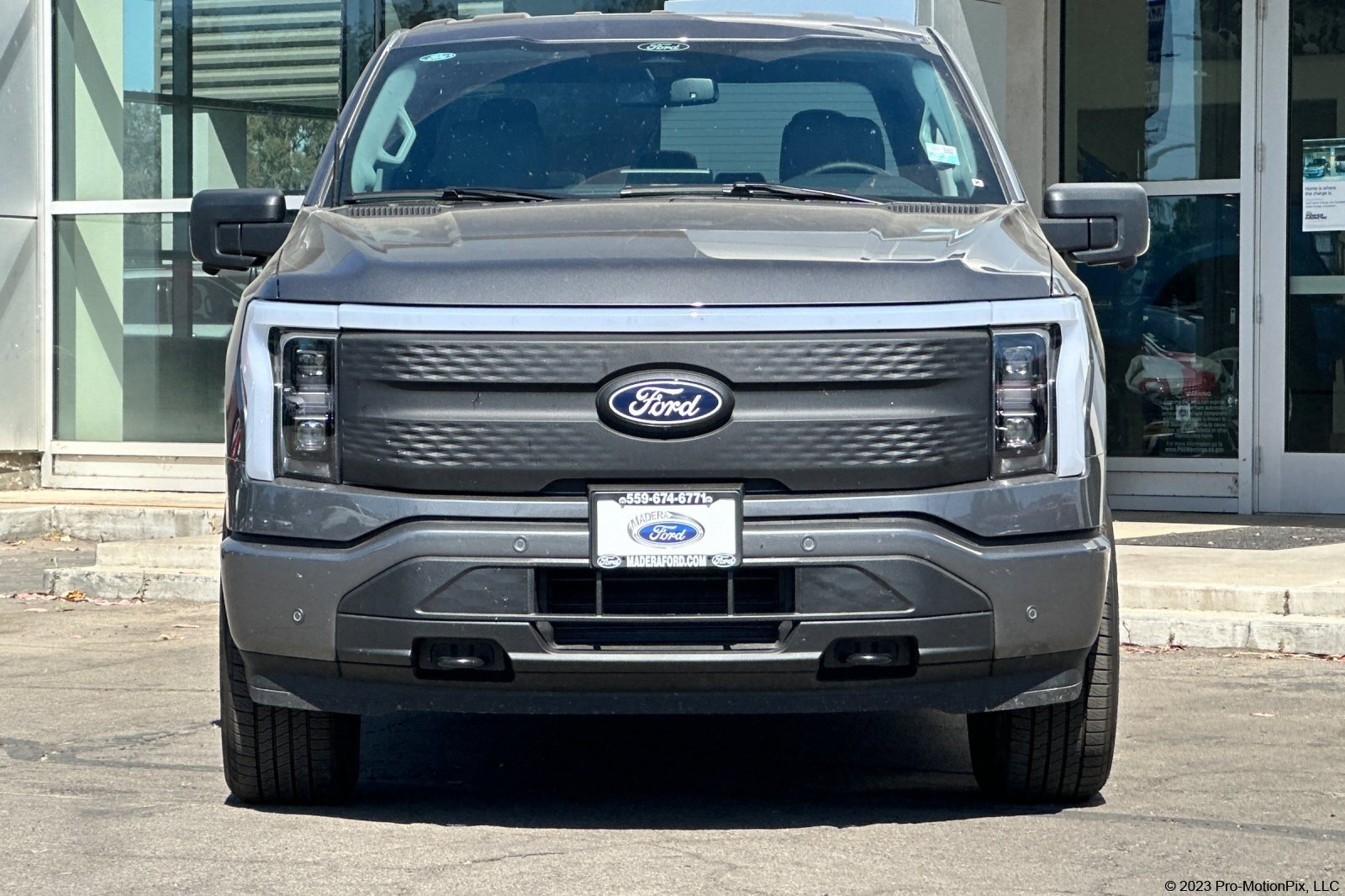 2025 Ford F-150 Lightning photo 3