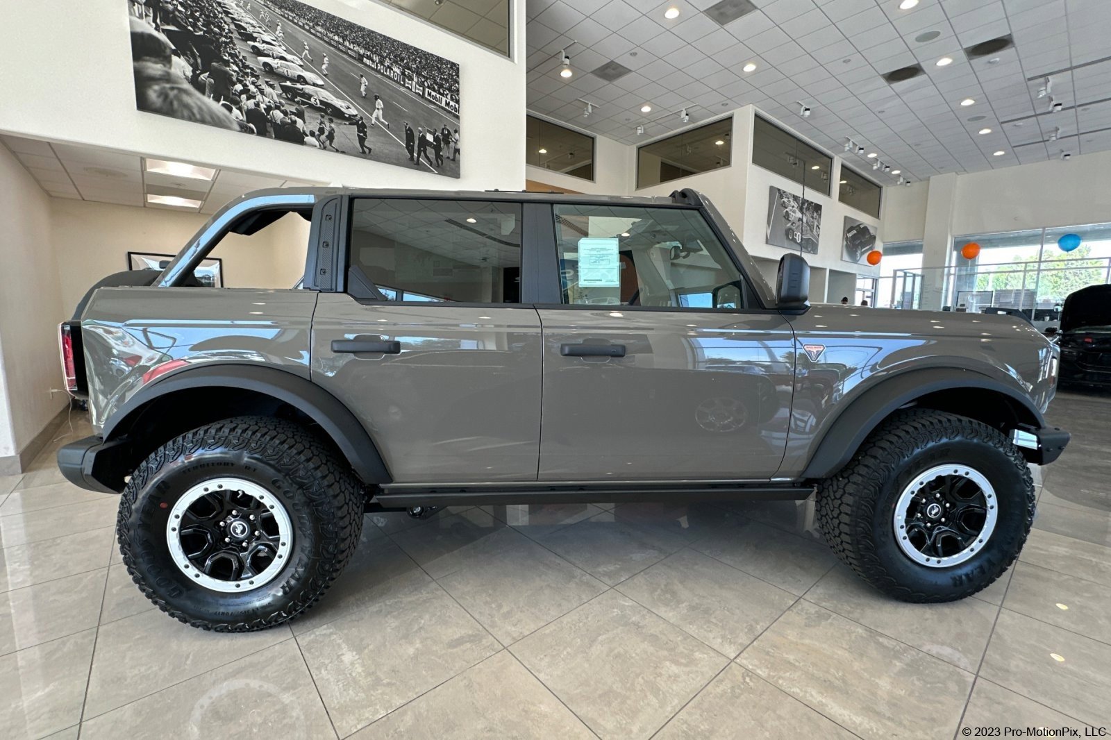 2025 Ford Bronco Badlands photo 3