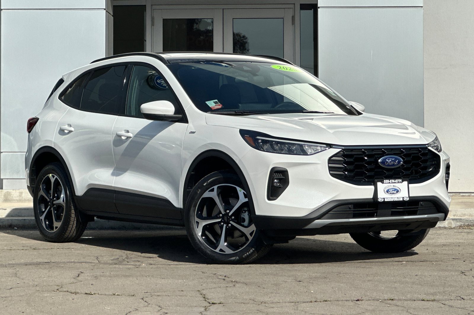 2025 Ford Escape ST-Line Select photo 2
