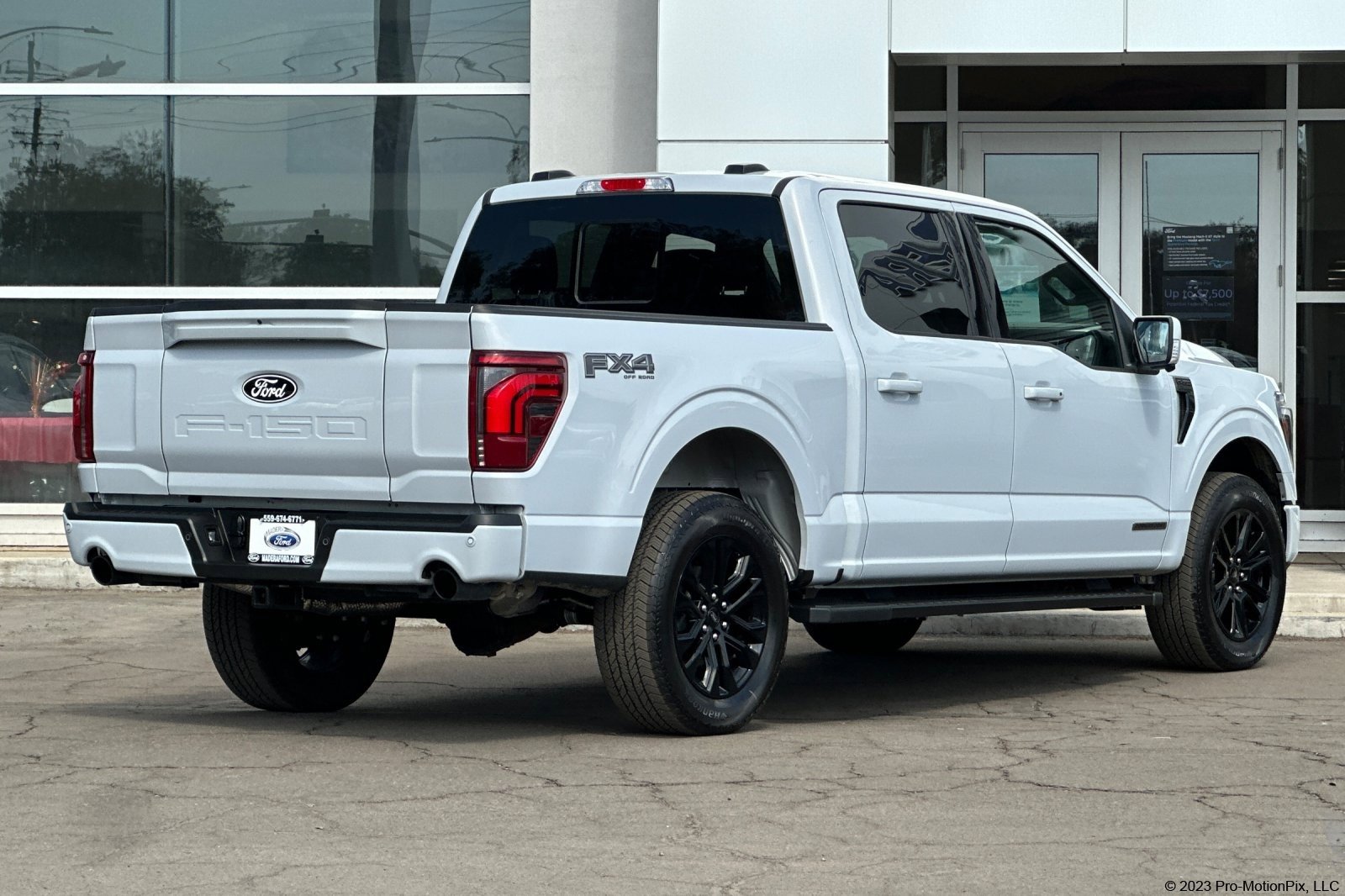 2025 Ford F-150 Lariat photo 4