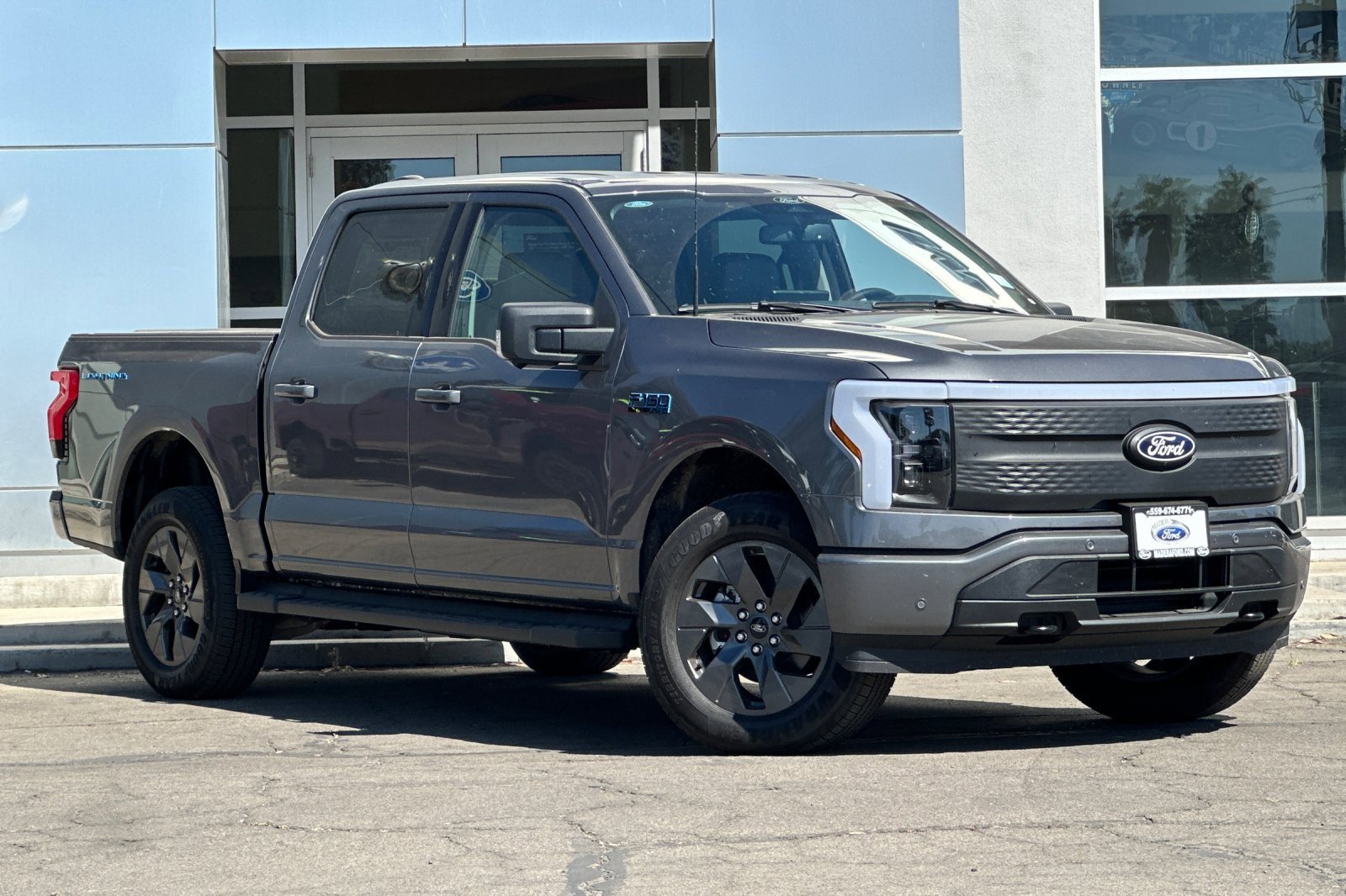 2025 Ford F-150 Lightning photo 2