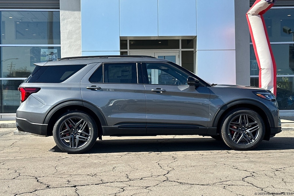 New 2025 Ford Explorer ST ST RWD