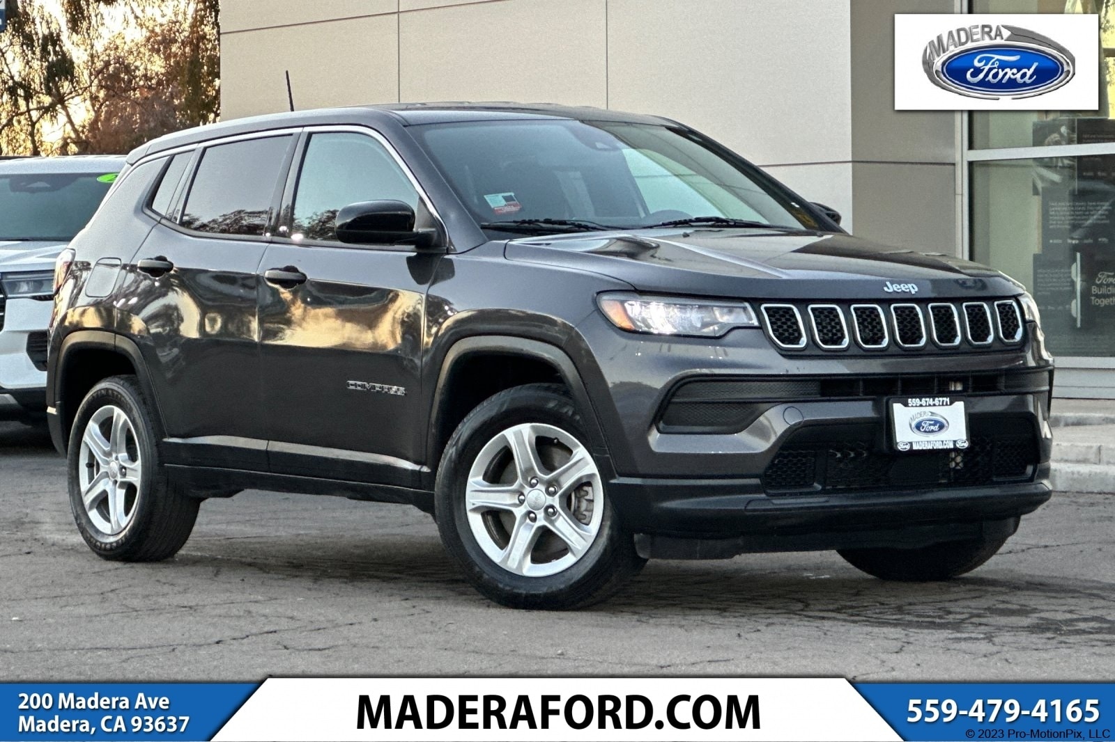 2023 Jeep Compass Sport's photo