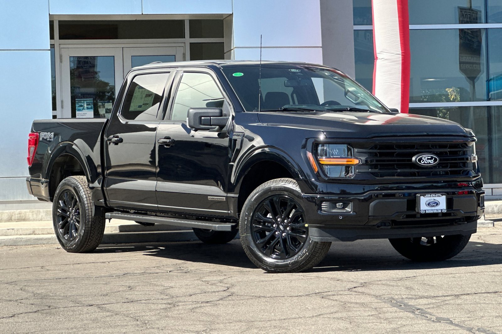 2025 Ford F-150 XLT photo 2