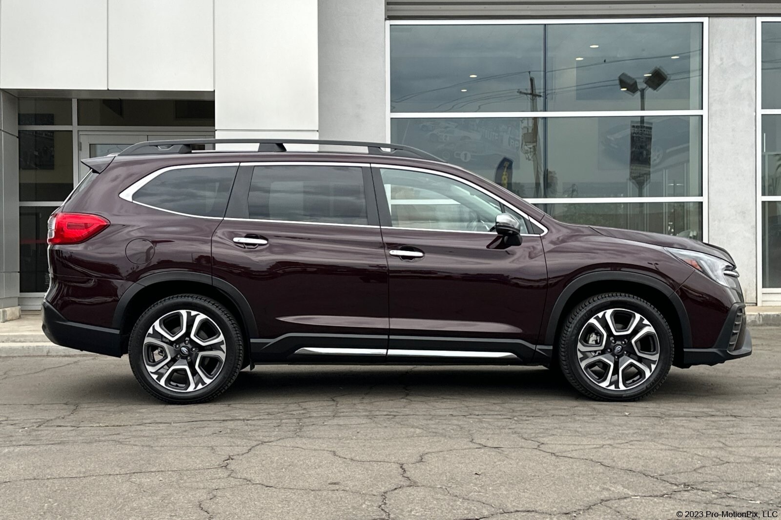 2023 Subaru Ascent Touring photo 3