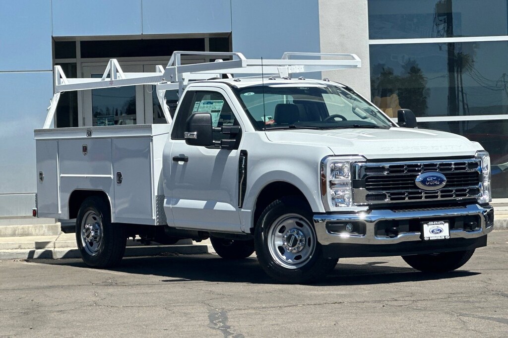 New 2025 Ford Super Duty F-350 SRW XL XL 2WD Reg Cab 145 WB 60 CA