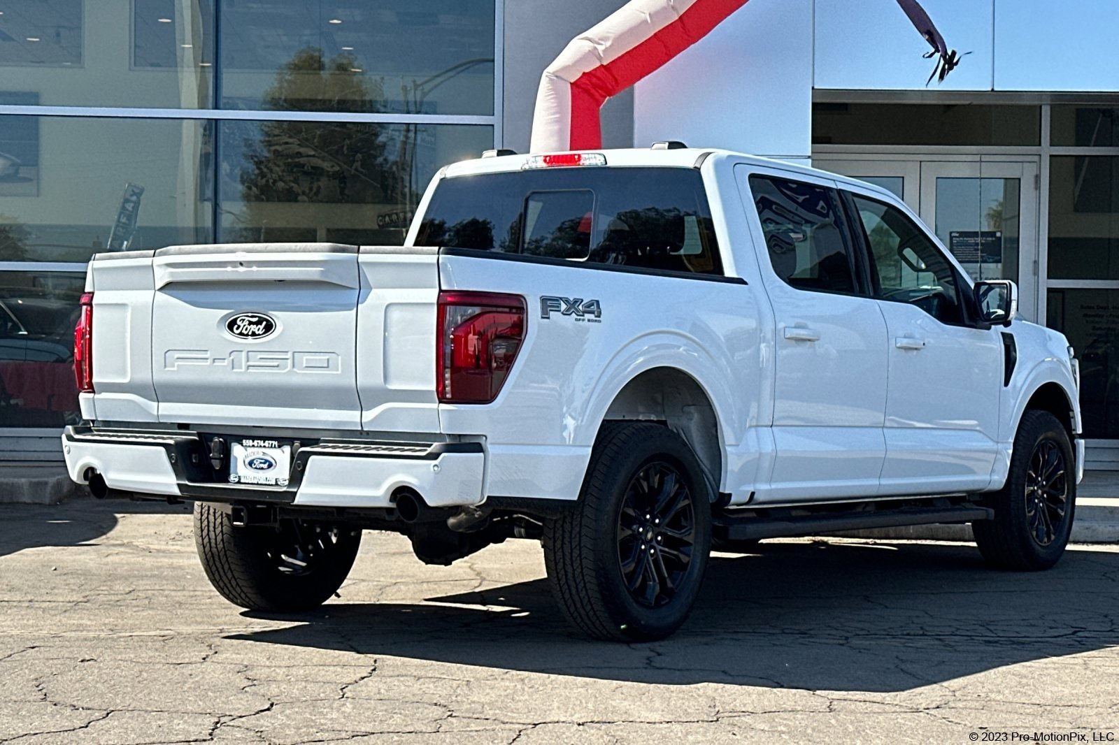 2025 Ford F-150 Lariat photo 2