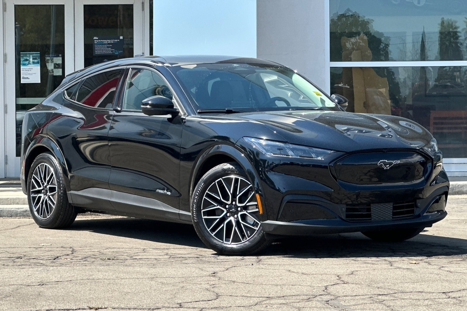 2025 Ford Mustang Mach-E Premium photo 2